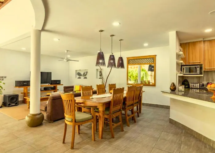 House Lizard 3 Bedroom Private Pool Villa *
